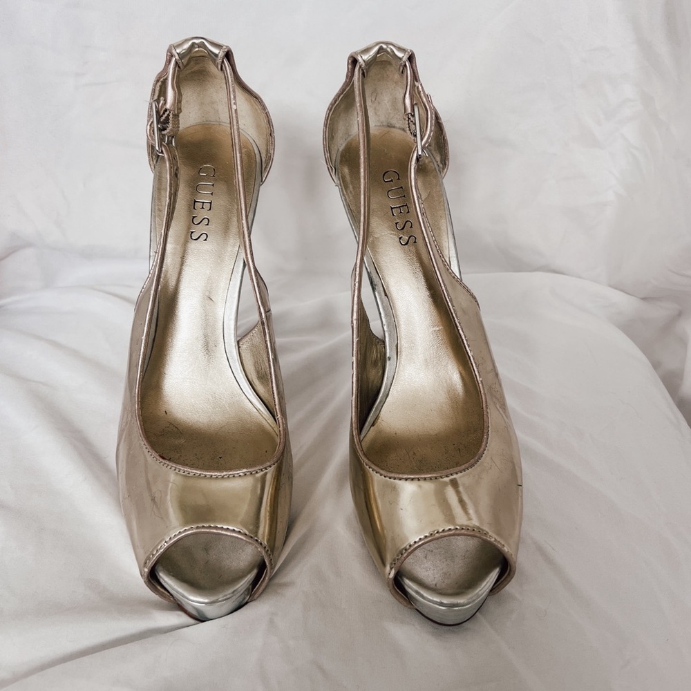 Vintage Y2K Guess Woman’s Gold Metallic Heals